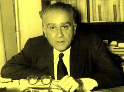 Ahmet Hamdi Tanpinar Calisma Masasinda