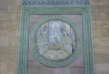 ‘Ali Şir Nevai’ istasyonunda, Ali Şir Nevai’nin ‘Ferhat ve Şirin’ eserinden sahnelerin aldığı pano.