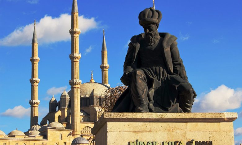 Mimar Koca Sinan Heykeli ve Selimiye Camii
