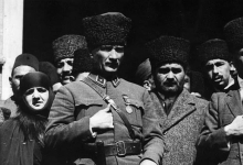 Mustafa Kemal Atatürk Kalpaklı Fotoğrafı ve Eşi